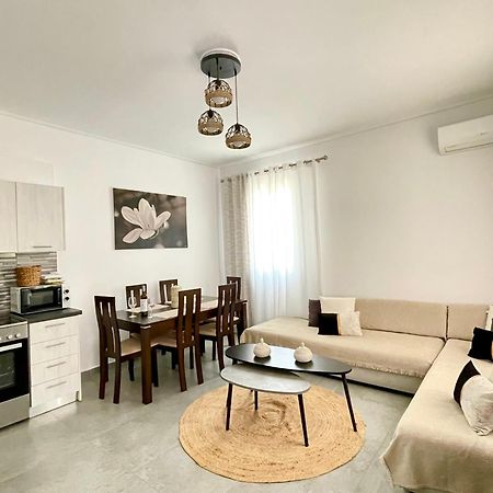 Emanouela'S Apartement In The Center Of Adamas Exterior foto